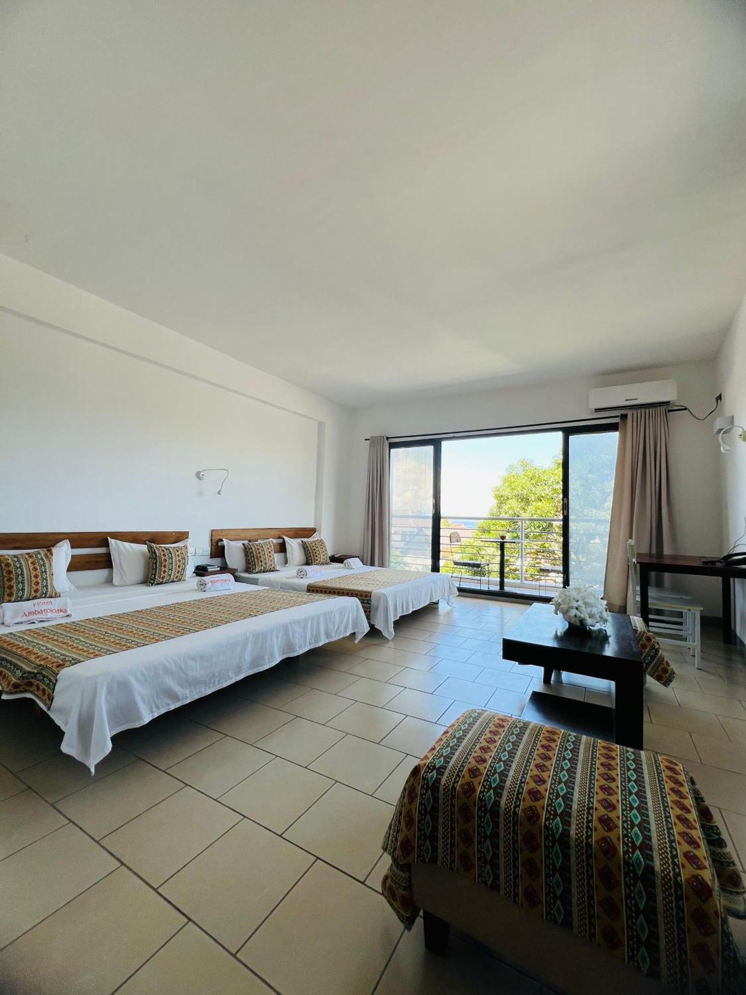 Hotel Ambatoloaka Nosy Be Exterior photo